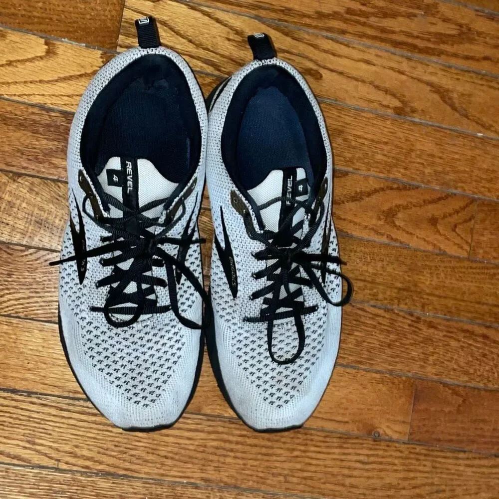 Brooks Revel 4 Running Shoes Womens Size 11 Sneakers Training Athletic preowned